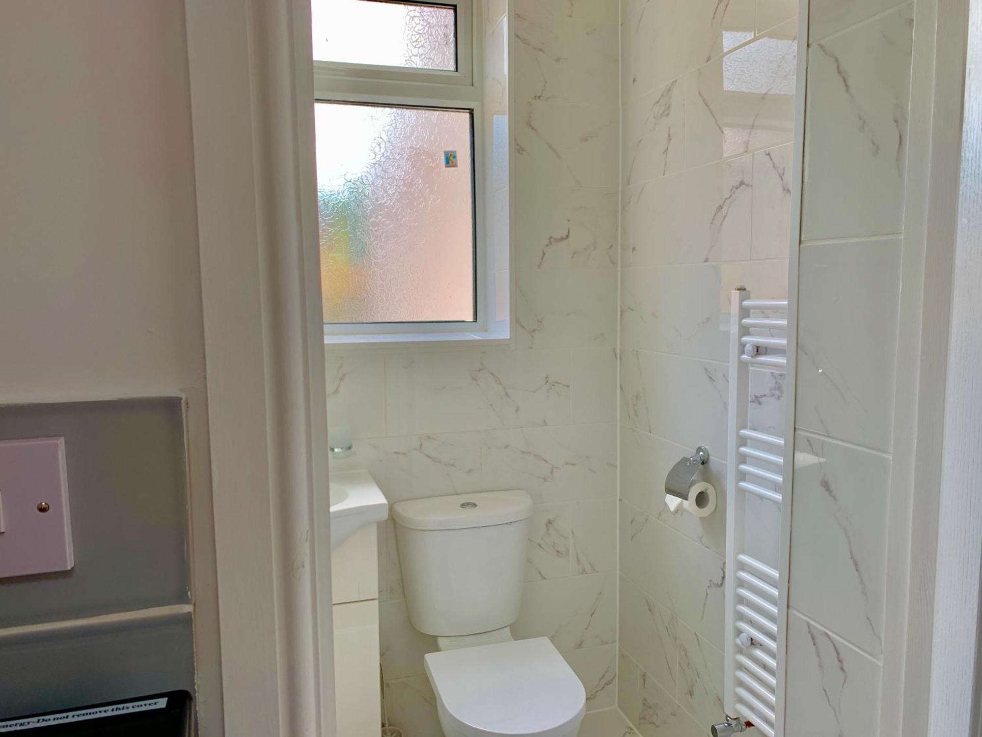 London Studio Apartments, Private Bathroom, Kitchenette, Parking, Np2 外观 照片